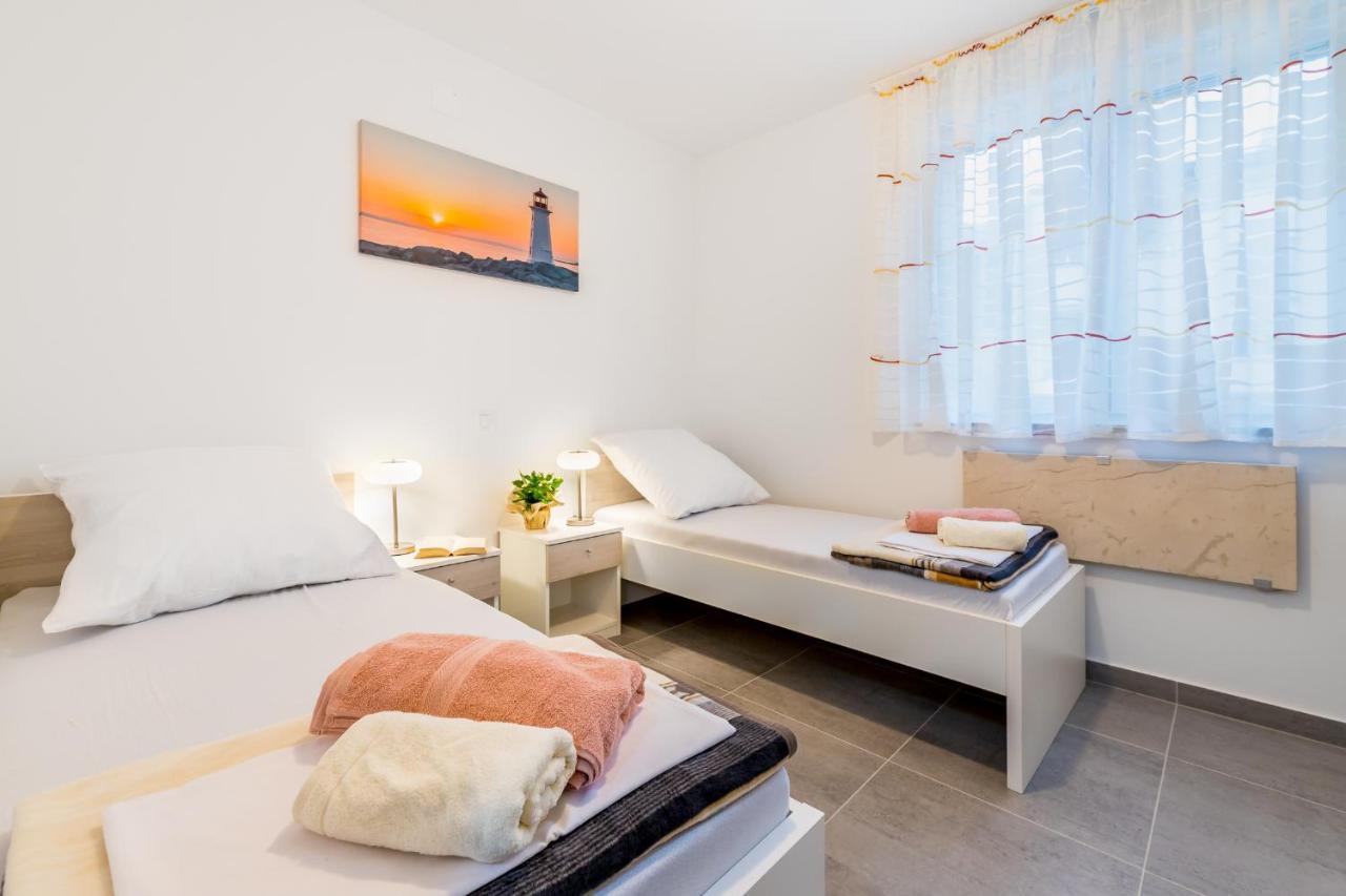 Apartment Lana Башка Екстер'єр фото